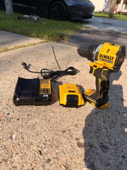 DeWalt 20V Atomic Brushless Drill with Battery and Charger