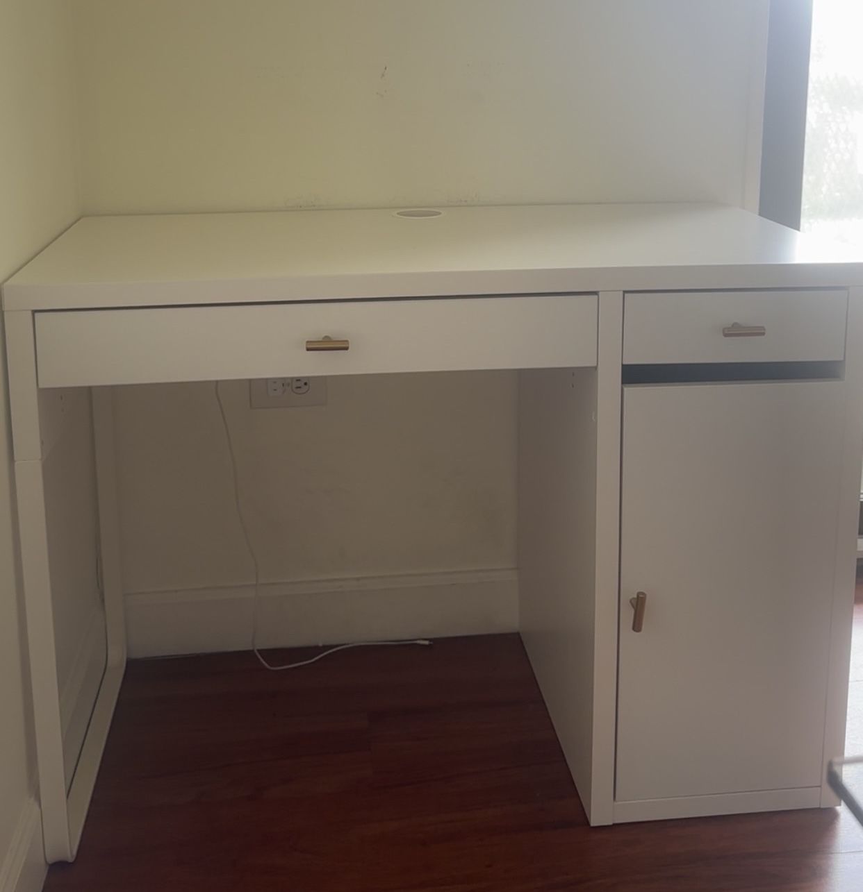 IKEA Micke Desk 
