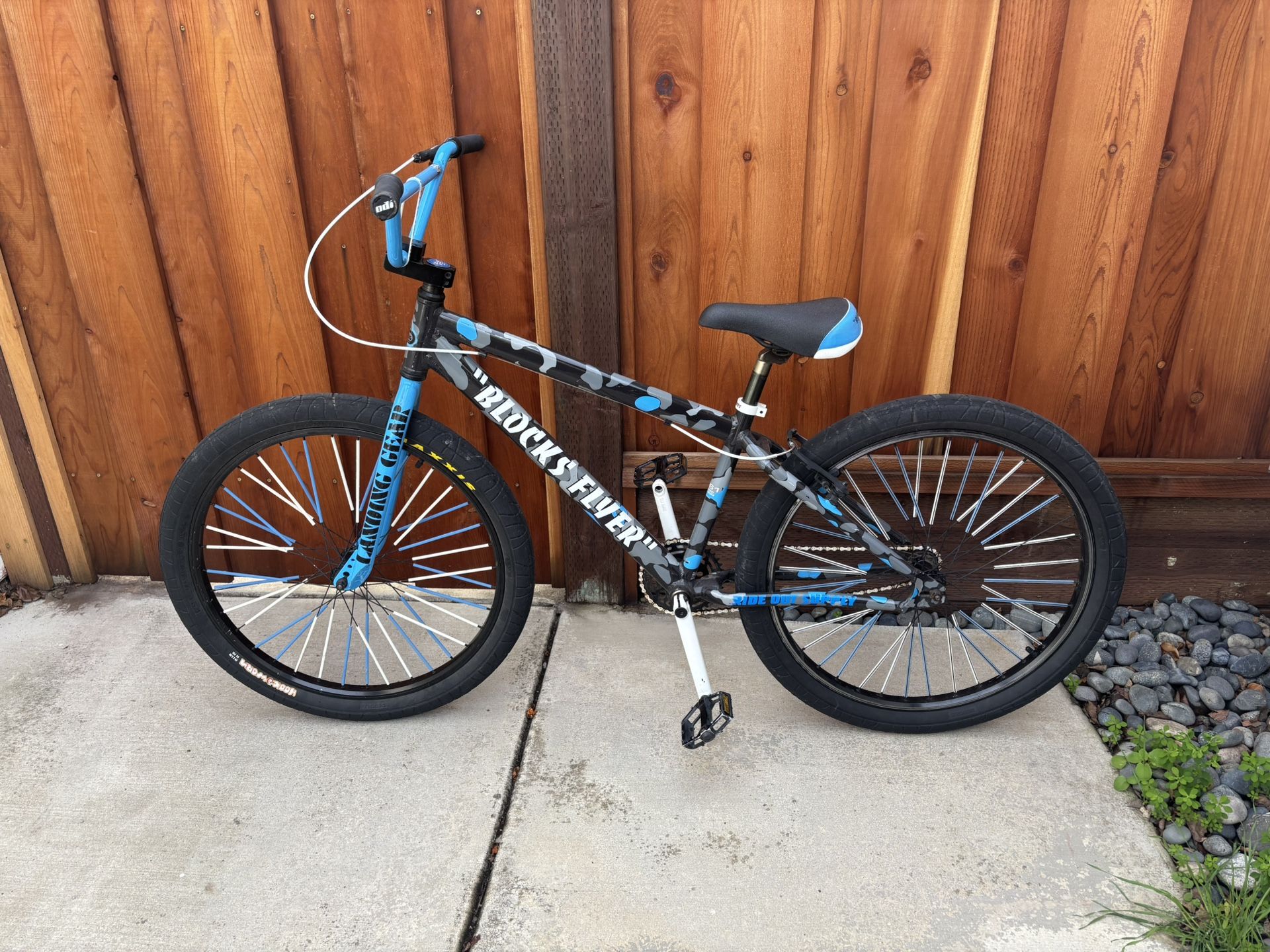 SE Blocks Flyer 26 inch