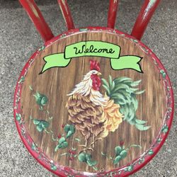 Decorative Vintage “distressed” & “chippy” Chair 🐔