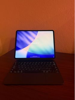 iPad Pro 13" M4 (256GB) Wi-Fi + Magic Keyboard + Apple Pencil Pro