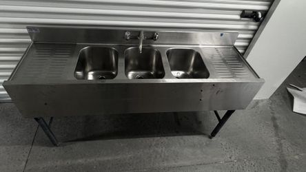 UNDERBAR SINK - 3 compartment and drainboard -   $399