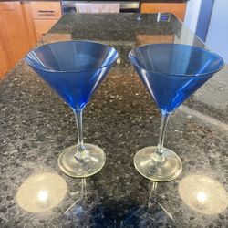 2 Martini Glasses