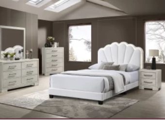 4- Pc Bedroom set Dresser,Mirror  Nightstand (1) Queen size bed frame  Not including Mattress and Box Sp