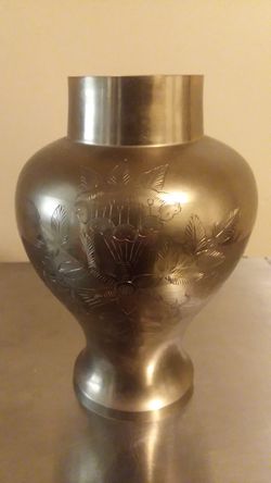 Vintage pure brass vase with beautiful designs made in India only 20$