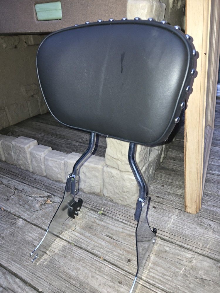 Removable backrest for Harley-Davidson