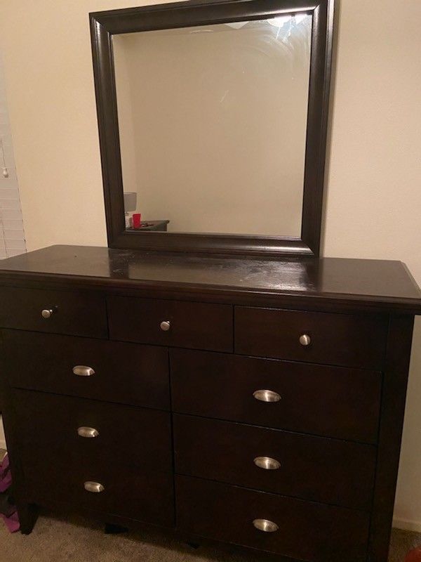 Ashley furniture dresser with mirror