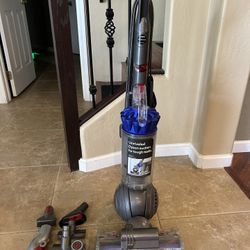 Dyson Ball Animal 2 upright vacuum - Model UP19- Preowned