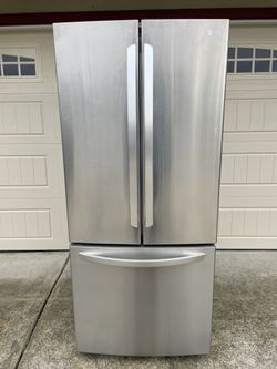 LG French door Refrigerator *New*