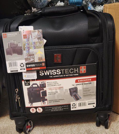 Underseat Luggage SwissTech 16.5" Swivel Wheels
