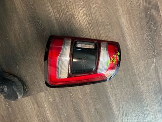 2019-24 DODGE RAM RH TAIL LIGHT LED OEM