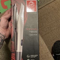 New Never Used Curling And Straightener