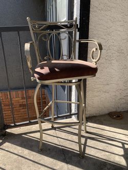 Swivel barstool