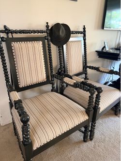 Accent chairs