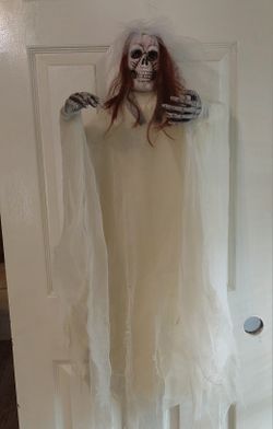 Hanging Bride Spook