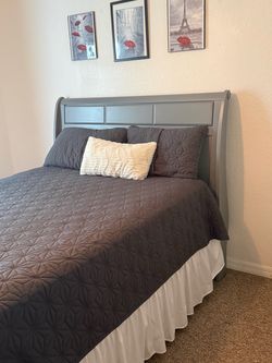 Queen size headboard and footboard with rails