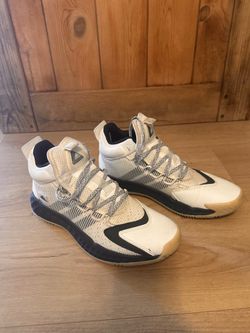 Adidas basketball shoes size 6 1/2