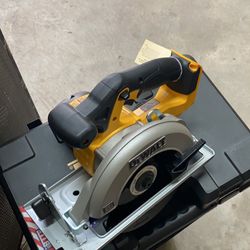 Dewalt DCS393-61/2”Cordless circular Saw-Tool Only solo herramienta