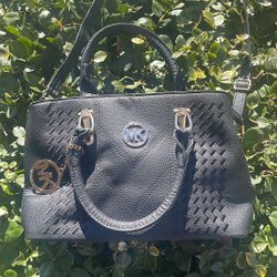Black Stylish Michael Kros Tote Perfect For Everyday Use Or Work