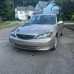 2004 Toyota Camry LE 