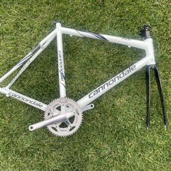 Cannondale CAAD9 road bike frame Shimano crankset and carbon fiber fork Handmade in USA