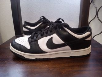 Nike Dunk low panda size 9 Men's $45
