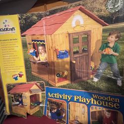  Wooden Activity Playhouse Kidkraft Like New