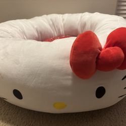 Hello Kitty L Pet Bed - NWT 