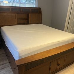 Tempurpedic Hybrid Mattress(Price Negotiable)