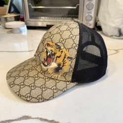 Authentic Rare Gucci Lion Hat like new