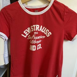 Levi’s red shirt XS