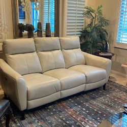 Leather Recliner Couch Very Good Condition 