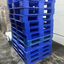 🔥🔥🔥48x42” Plastic Pallets🔥🔥🔥