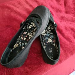 Women's Flat SLIP on SHOES size 8