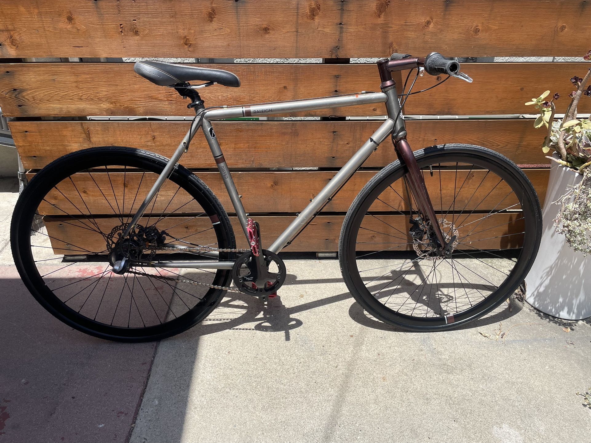 2013 Raleigh Tripper Steel City Bike Shimano Nexus 3 Speed Disc 2013-raleigh-tripper-steel-city-bike-shimano-nexus-3-speed-disc