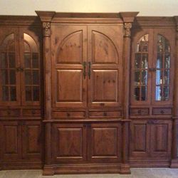 Wall Unit TV/China Cabinet