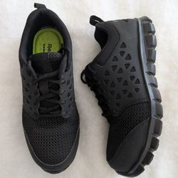 Reebok - non slip steel toe shoes