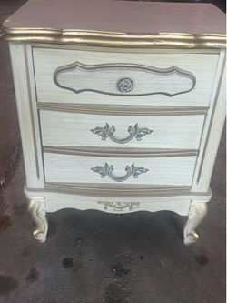 Very nice night stand