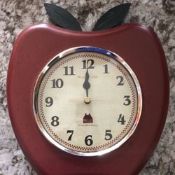 Apple Shape Clock 