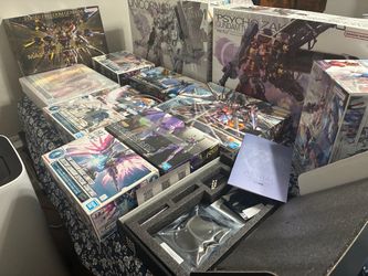 Gundams - see description
