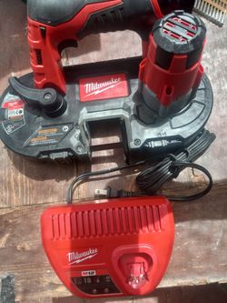 Milwaukee bandsaw 12v