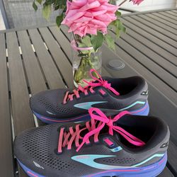 Brooks Women's Ghost 15 Running Shoes