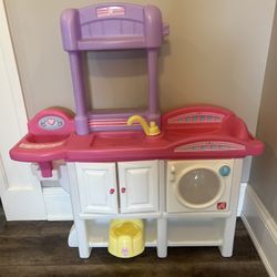 Step 2 Baby Doll Statio