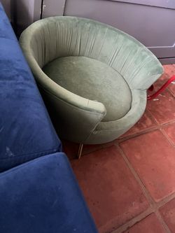  Raised Upholstered Pet Bed