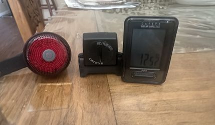 OFFER!!!CATEYE BICYCLE COMPUTER With Tail Light Inner Tubes
