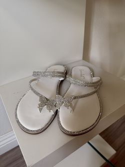 Sparkly White Chanclas