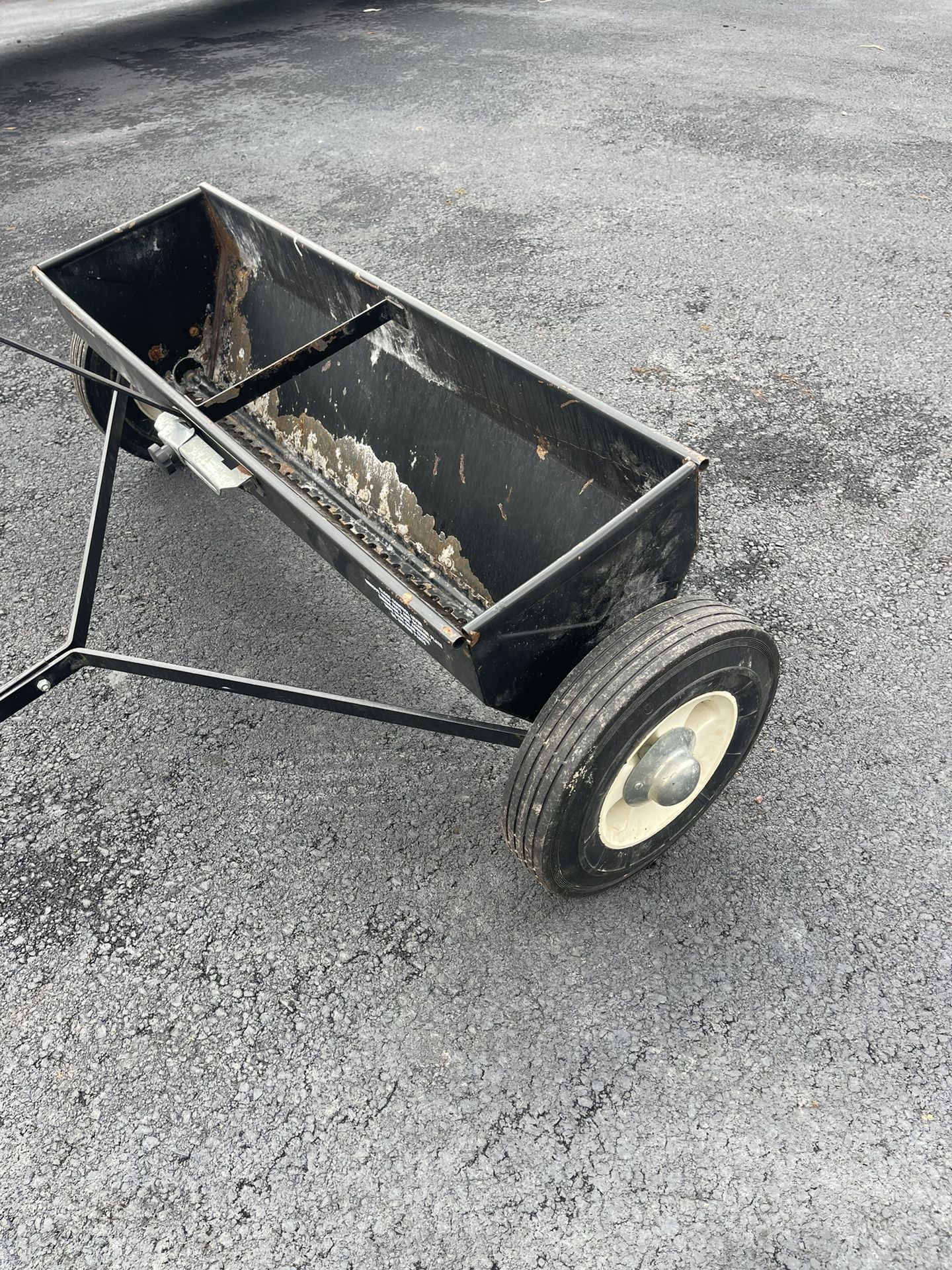 Craftsman Drop Spreader Seeder 36” Wide. Good Working Condition. You Pickup