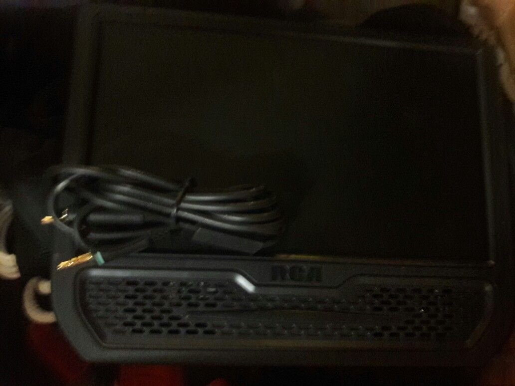 car DVD player no charger in works perfectly