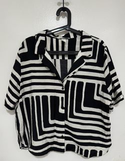 H&M - Bold Stylish Black & White Button Up Blouse (SIZE: Large)
