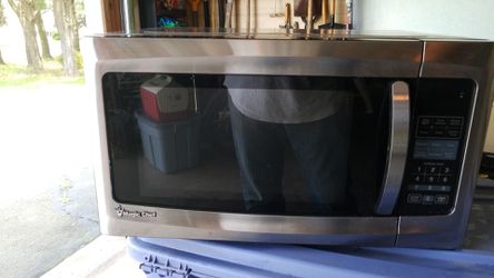 Magic Chef Microwave Model: HMM1611ST